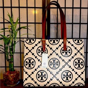 🌸Tory Burch T MONOGRAM CONTRAST EMBOSSED TOTE🌸